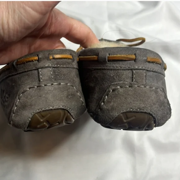 UGG Sheepskin Moccasins Pewter Grey Slippers Indoor Outdoor - Picture 14 of 15